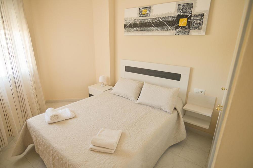 Apartamentos Torrevieja Puerto Екстериор снимка