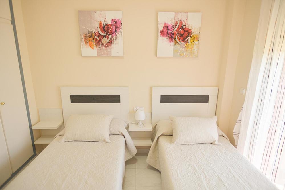Apartamentos Torrevieja Puerto Екстериор снимка