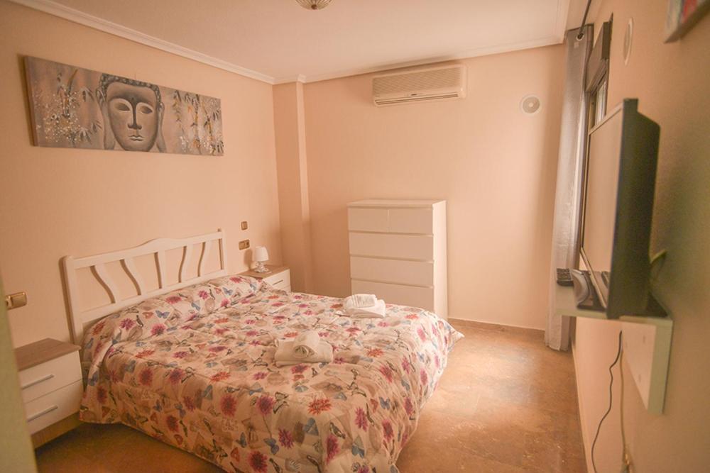 Apartamentos Torrevieja Puerto Екстериор снимка