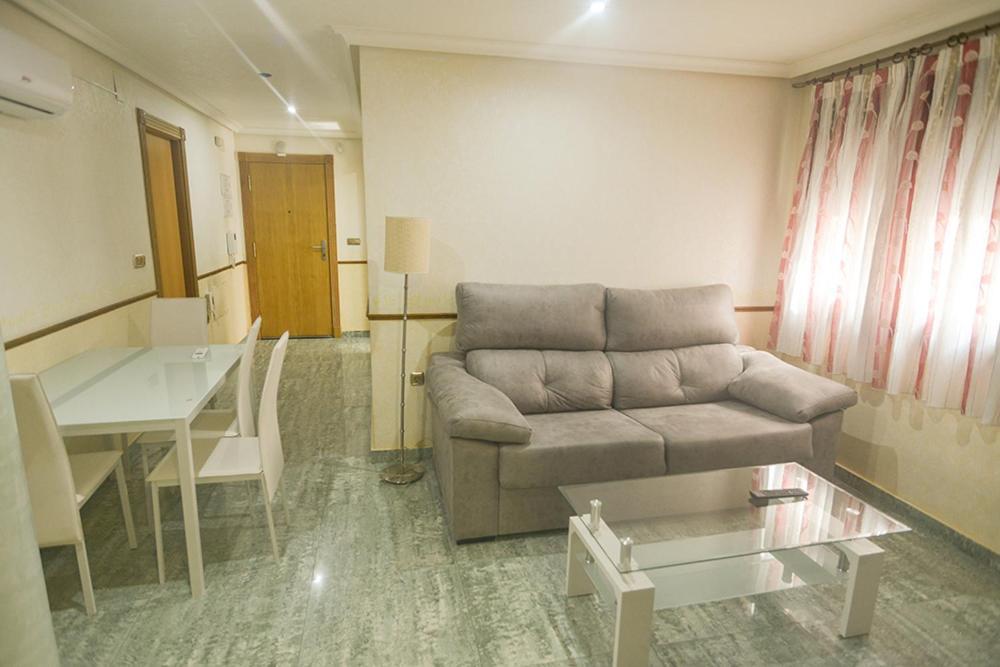 Apartamentos Torrevieja Puerto Екстериор снимка
