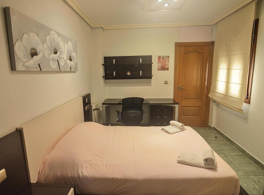 Apartamentos Torrevieja Puerto Екстериор снимка